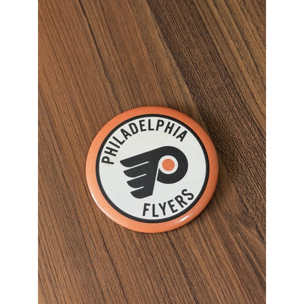 Vintage 1969 Philadelphia Flyers NHL Hockey Metal Button Pin Collectible 3"